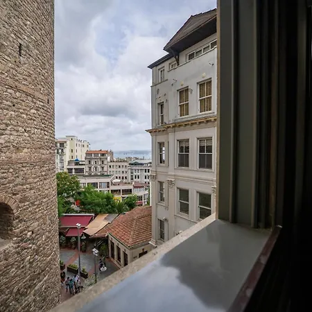 Historic 2 Bedroom Galata Apt-heart Of Kuledibi 1